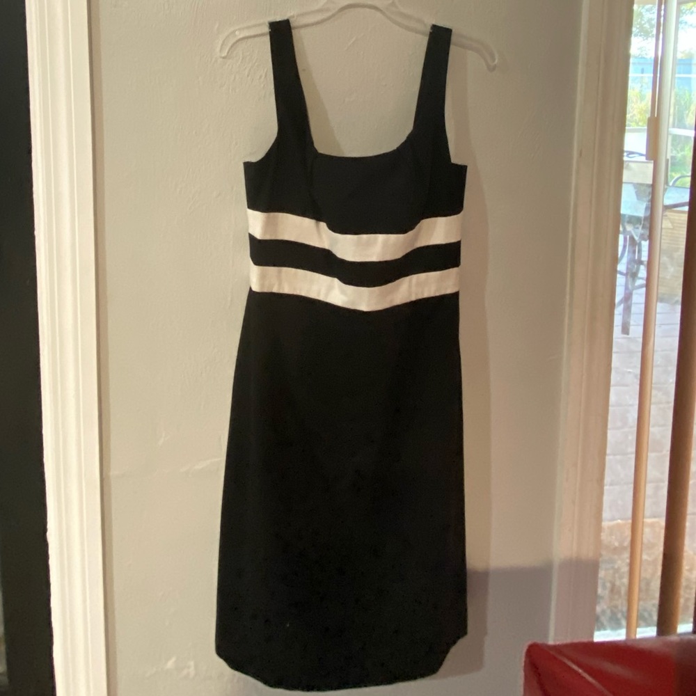 WHBM black and white sleeveless dress